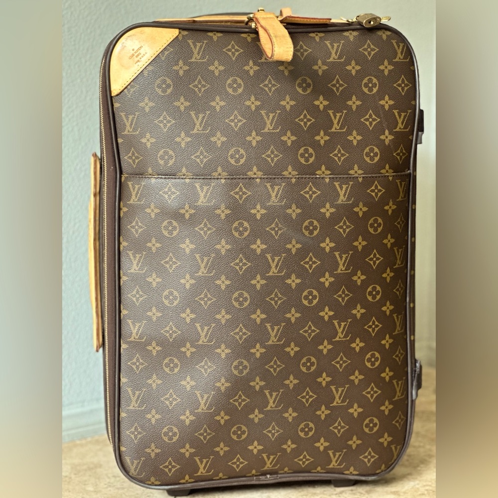 Louis Vuitton Pegase 60 Roller Carry-on
